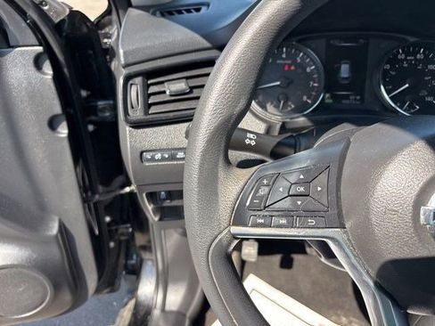 Used 2017 Nissan Rogue S w/ S Appearance Package AWD/4WD image 17