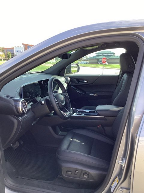 Used 2026 Chevrolet Equinox LT w/ Convenience Package II AWD/4WD image 9