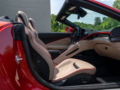 Used 2024 Ferrari Roma Spider RWD image 46