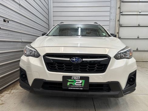 Used 2018 Subaru Crosstrek 2.0i image 2