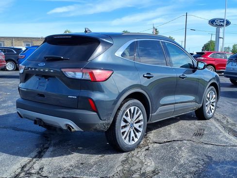 Used 2022 Ford Escape Titanium w/ Class II Trailer Tow Package AWD/4WD image 3