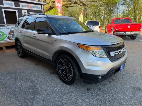 Used 2015 Ford Explorer Sport w/ Equipment Group 401A AWD/4WD image 3