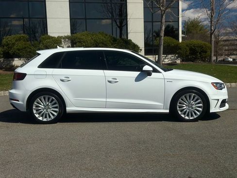Used 2016 Audi A3 e-tron Premium w/ Audi MMI Navigation Plus FWD image 10
