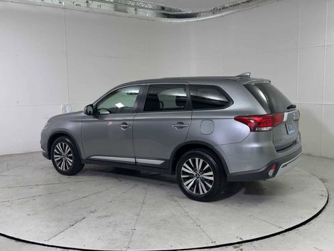 Used 2019 Mitsubishi Outlander SE image 4