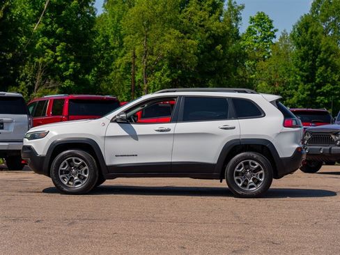 Used 2019 Jeep Cherokee Trailhawk AWD/4WD image 8
