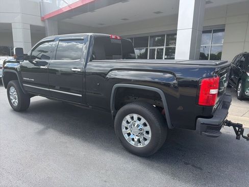 Used 2017 GMC Sierra 2500 Denali w/ Duramax Plus Package image 5
