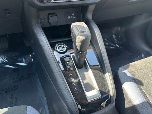 Used 2025 Nissan Versa SV w/ Trunk Package FWD image 32