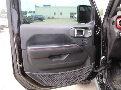 Used 2018 Jeep Wrangler Unlimited Rubicon AWD/4WD image 10