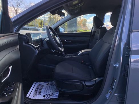Certified 2025 Hyundai Tucson SE image 11