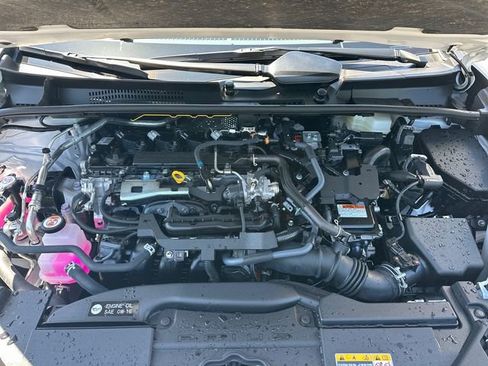 Used 2025 Toyota Prius XLE FWD image 27