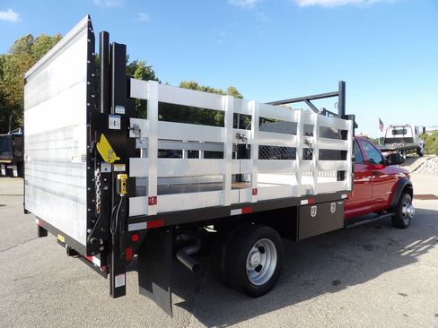 Used 2021 RAM 5500 Tradesman w/ Chrome Appearance Group RWD image 8