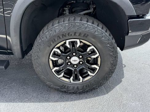 Used 2024 Chevrolet Silverado 1500 ZR2 AWD/4WD image 19