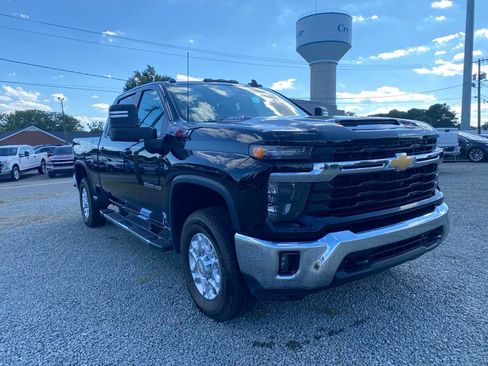 Used 2024 Chevrolet Silverado 2500 LT image 1