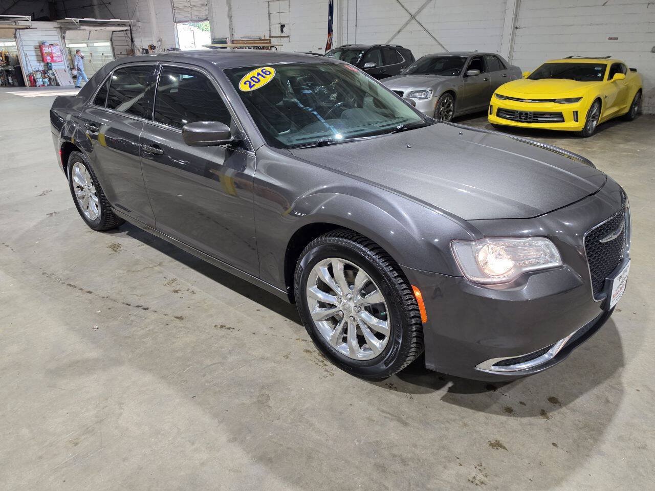 Used 2016 Chrysler 300 Limited AWD/4WD image 22