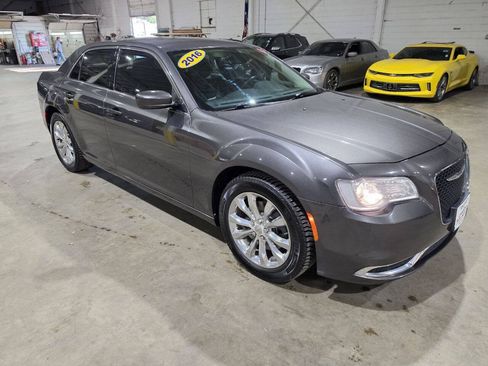 Used 2016 Chrysler 300 Limited AWD/4WD image 22