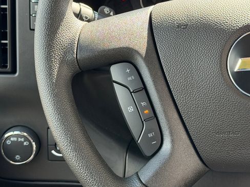 Used 2025 Chevrolet Express 3500 LT w/ LT Preferred Equipment Group RWD image 17