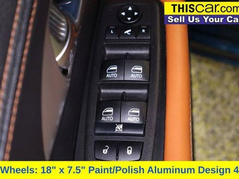 Used 2025 Chrysler Pacifica Pinnacle FWD image 37