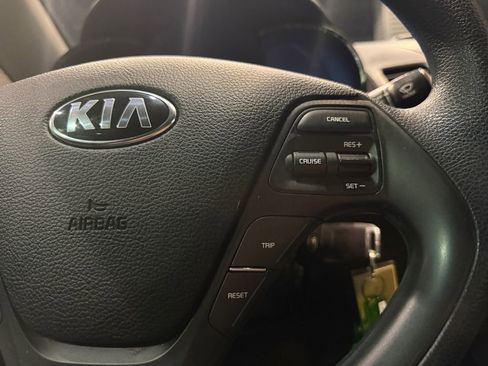 Used 2018 Kia Forte LX image 14