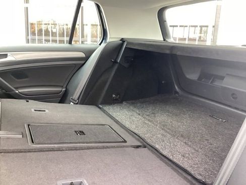 Used 2016 Volkswagen Golf SE w/ Lighting Package image 13