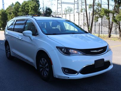 Used 2020 Chrysler Pacifica Touring-L Plus