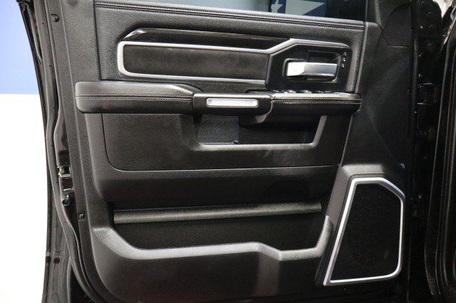 Used 2019 RAM 2500 Laramie w/ Black Appearance Package AWD/4WD image 38