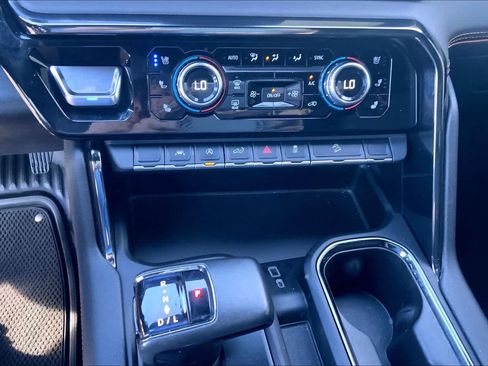 Used 2022 GMC Sierra 1500 AT4 w/ AT4 Preferred Package AWD/4WD image 35