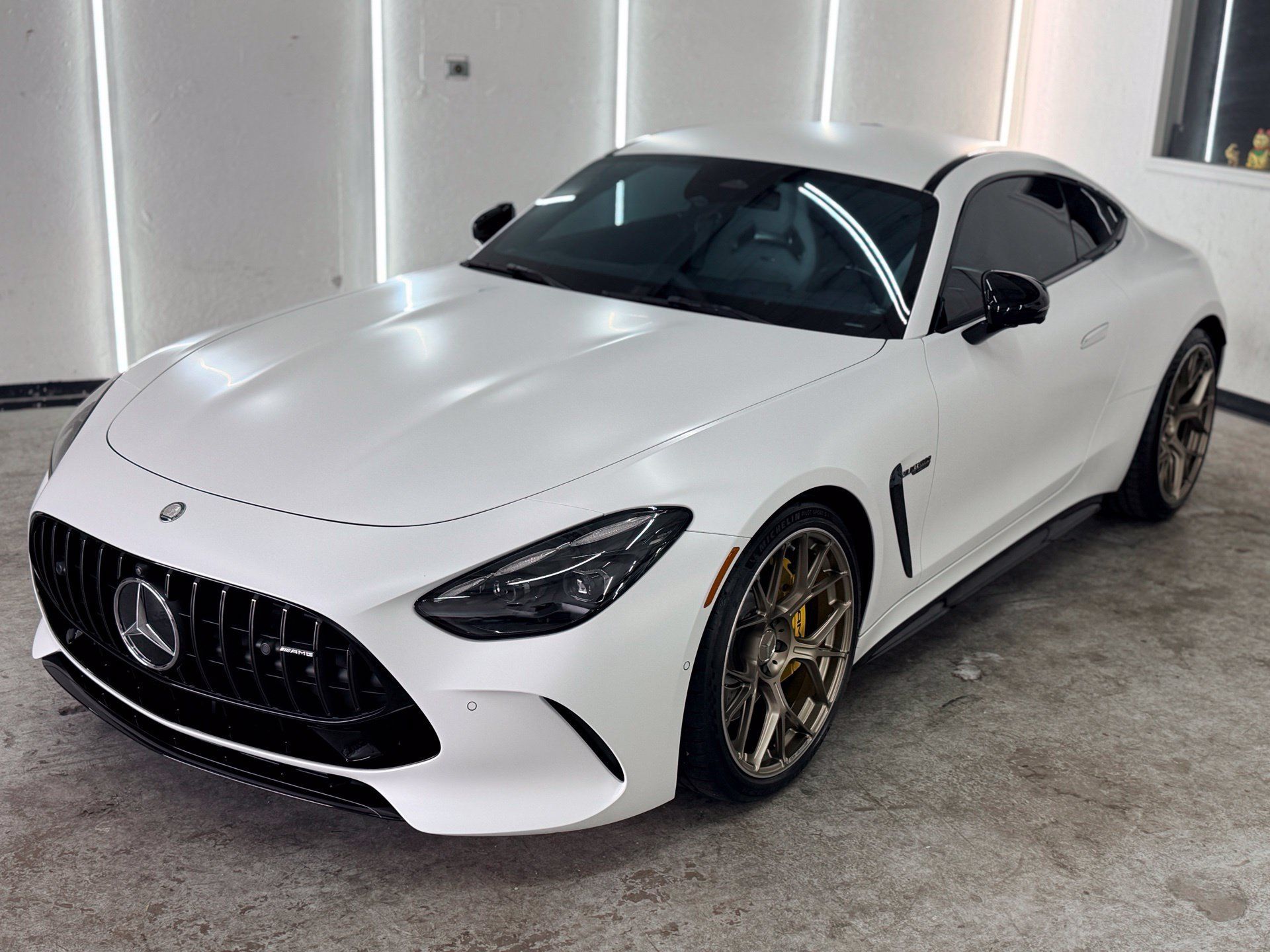 Used 2025 Mercedes-Benz AMG GT 63 image 4