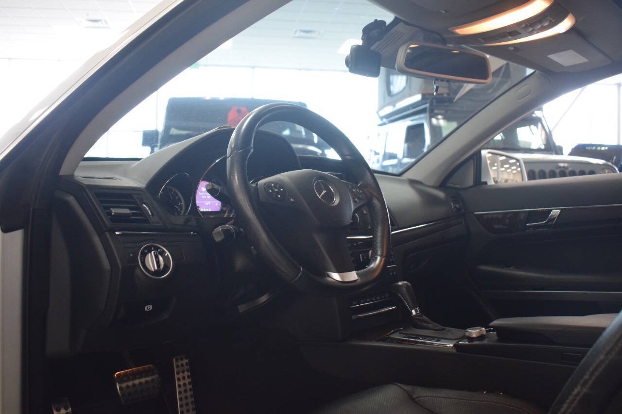 Used 2011 Mercedes-Benz E 550 Coupe image 24
