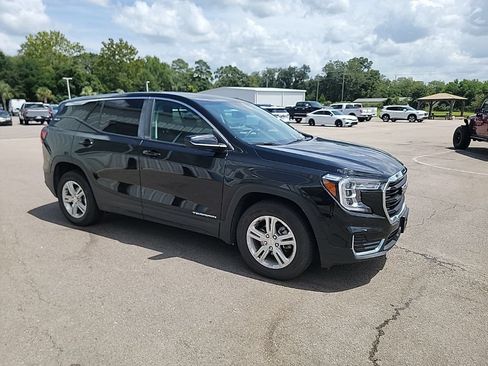 Used 2024 GMC Terrain SLE FWD image 7