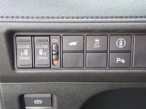 Certified 2023 Honda Odyssey Touring image 24