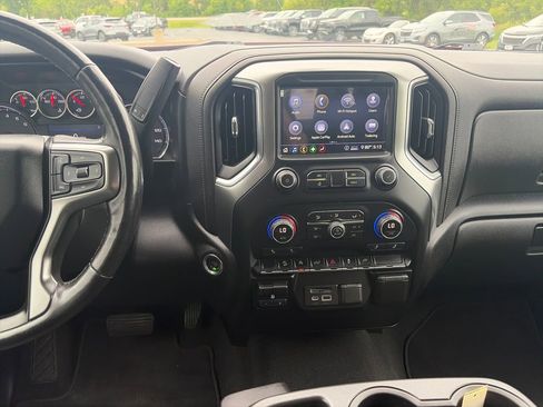 Certified 2020 Chevrolet Silverado 1500 LT w/ All-Star Edition AWD/4WD image 17
