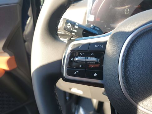 New 2026 Kia Carnival EX FWD image 26