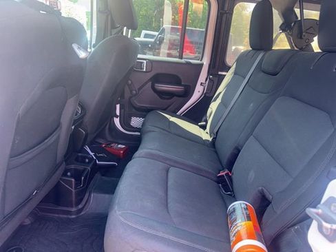 Used 2018 Jeep Wrangler Unlimited Sport AWD/4WD image 6