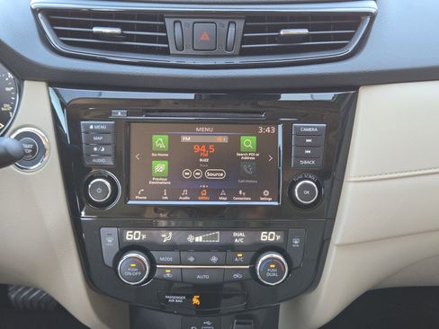 Used 2020 Nissan Rogue SV w/ Premium Package image 15