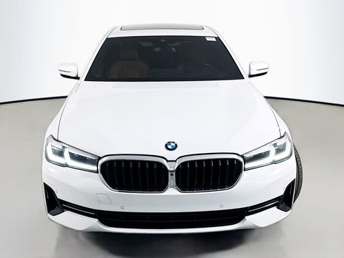 Used 2021 BMW 530i w/ Premium Package RWD image 2