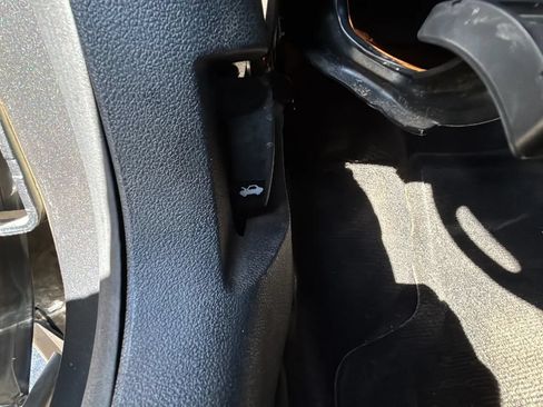Used 2016 Chevrolet Impala LT FWD image 25