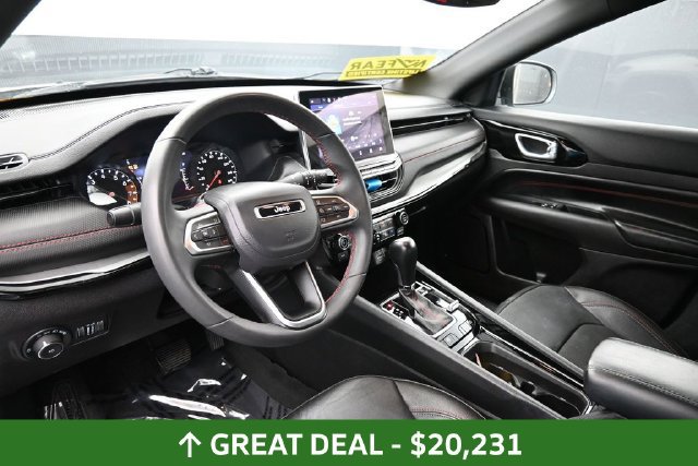 Used 2025 Jeep Compass Trailhawk AWD/4WD image 21
