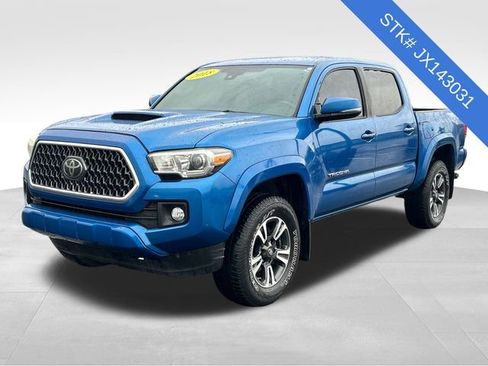 Used 2018 Toyota Tacoma TRD Sport image 3