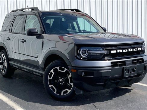 Used 2024 Ford Bronco Sport Outer Banks w/ Tech Package AWD/4WD image 2