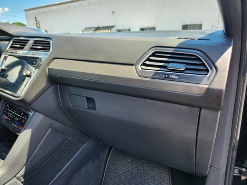 Certified 2024 Volkswagen Tiguan SE R-Line AWD/4WD image 14