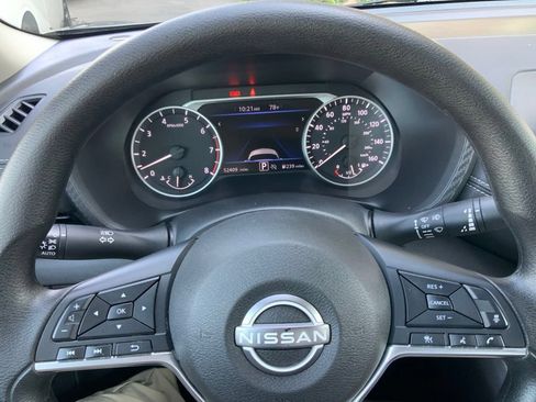 Used 2024 Nissan Sentra SV FWD image 16