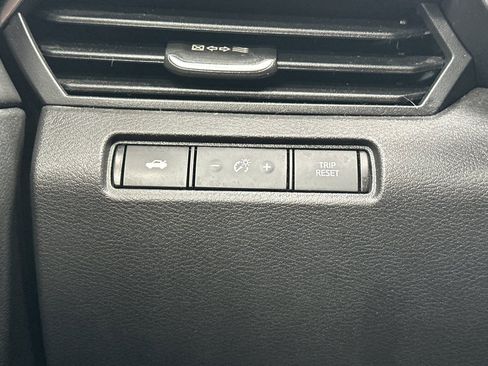 Used 2024 Nissan Altima 2.5 SV image 32