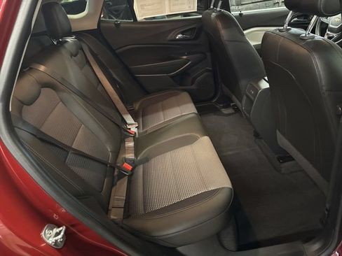 Used 2025 Chevrolet Trax LT w/ Driver Confidence Package FWD image 25