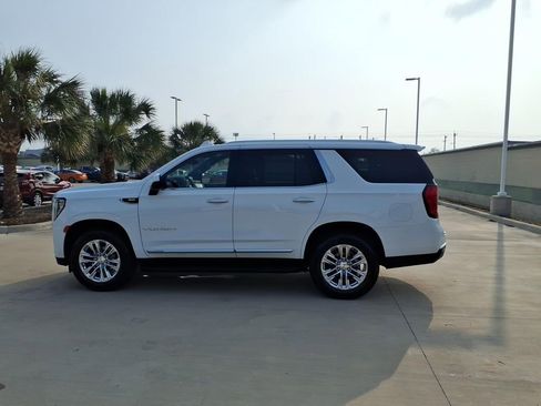 Used 2024 GMC Yukon SLT RWD image 2