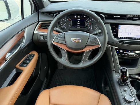 Used 2024 Cadillac XT5 Premium Luxury w/ Technology Package FWD image 13