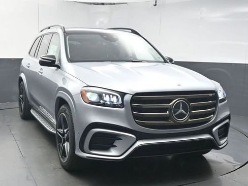 Used 2026 Mercedes-Benz GLS 450 4MATIC image 2