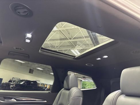 Used 2023 Buick Enclave Essence w/ Experience Buick Package AWD/4WD image 13