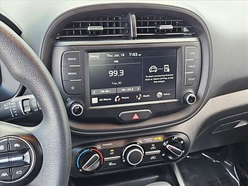 Used 2025 Kia Soul LX FWD image 14