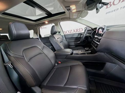Used 2024 Nissan Pathfinder SL w/ SL Premium Package FWD image 35
