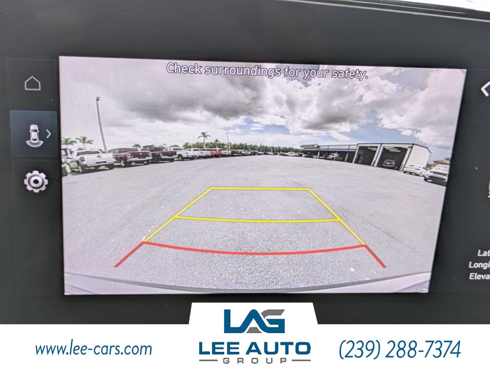 Used 2025 Hyundai Elantra Limited FWD image 24